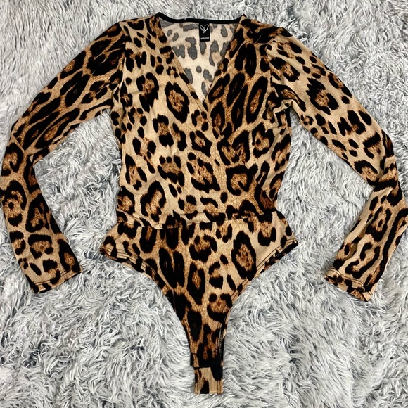 Fab and Fierce Long Sleeve Leopard Bodysuit - Picture 6 of 10